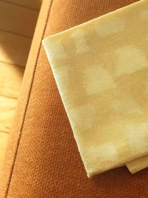 mouchoir-tissu-femme-beige-jaune-niki