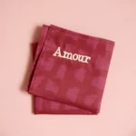 Mouchoir en tissu brodé - Suzy "Amour"