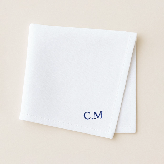 mouchoir-en-tissu-brode-personnalise-initiales