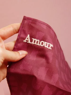 mouchoir-tissu-broderie-amour-suzy