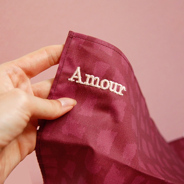 mouchoir-tissu-broderie-amour-suzy